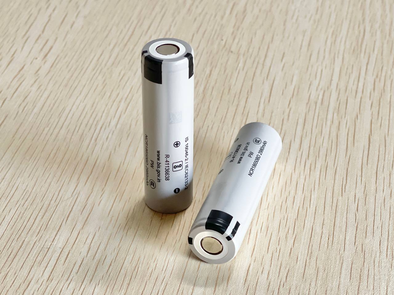 ថ្មលីស្យូម3.7V 2980Ah ជប៉ុន