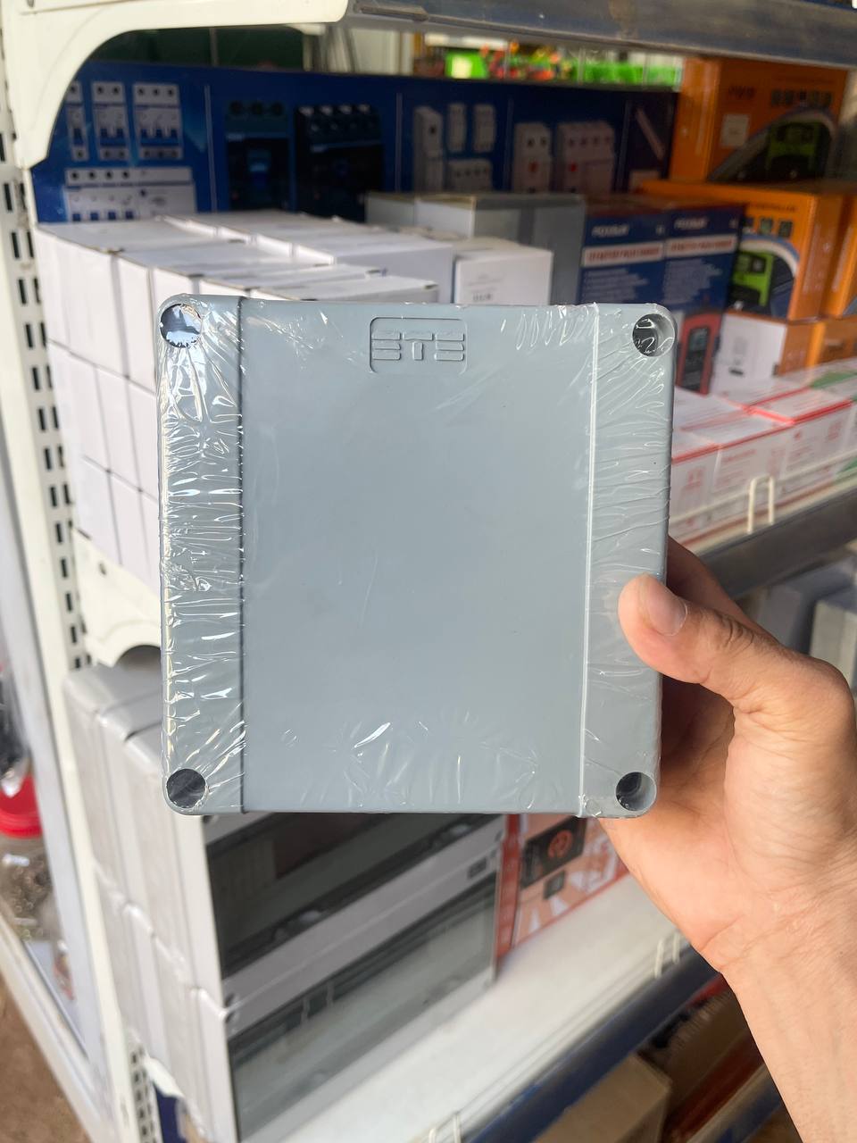 ប្រអប់ចែក 20×15mm (2តឹក*1.5តឹក)